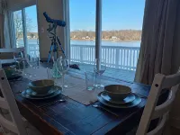 Serene 3-bedroom waterfront newly renovated house, AC, Fast WiFi, Patio - 4-Star