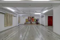 Sri Sai Sadan - parkir