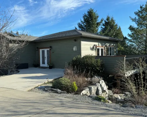 LUXURY COTTAGE IN DAVIS BAY, BC. Hotels in Sechelt