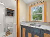 Cozy 4 season waterfront cottage in the white mountains on the bearcamp river! Hotels in Ossipee