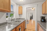 Historic Salem Retreat. Near Waterfront + Downtown - Condos