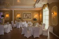 Kovcheg Hotel - ที่มีที่จอดรถ