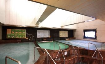Nikoh Capsule Hotel Refre - Hostel - Caters to Men