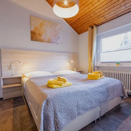 Light-flooded architect house in a quiet location FeWo "Yellow"