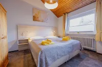 Light-flooded architect house in a quiet location FeWo "Yellow"