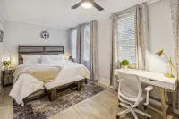 5 Min Drive to Downtown! Modern 3BR in Savannah! -  Ferienwohnungen