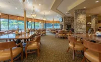 Minutes from Sdc! Pools! Scenic Wooded Views! Lake! - Hytter