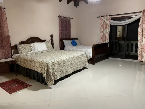 Playcation in Paradise villa with endless water view - 3-Star