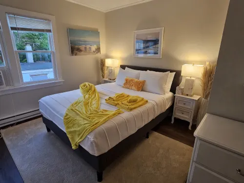 Newly renovated apartment in the heard of Provincetown - 2-Star