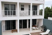 Discounted Summer rates! Grace Bay New Luxurious home 3+ Bedrooms & Pool - 3-Star