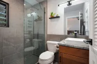 Direct Ocean Front, Renovated1 Bdrm Condo with Sweeping Views of the East Shore - Private Pools