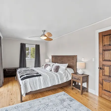 Cozy Private Chalet-Close to Skiing with Hot Tub-Pet Friendly
