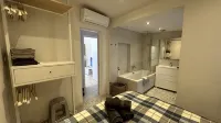 Ronnies Beach House, nice 2 bedroom house with a big rooftop with great seaview - Bungalows