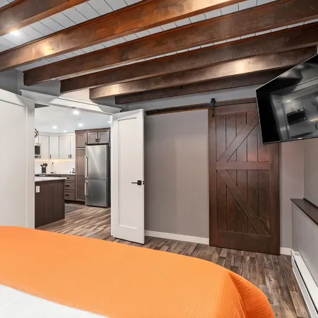 Elegant Duluth Suite / 15 Min Drive to Access Canal Park / Easy, Close Parking!