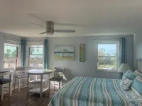 Beachside Condo! - Homestays