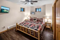 Private Mountain Home, 2miles To Ski, Hot Tub, Views, Fireplace, & Pet Friendly! - 3성급