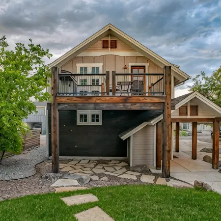 Mountain Studio - luxury finishes in upscale neighborhood, e-bikes included!