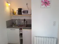 CALM STUDIO IN A GREEN SETTING - 2-Star