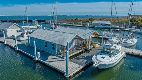 Decked Out - Tranquil! Immaculate! Unique! Downtown! Dock Your Boat!! - Båt