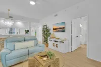 Relax & Unwind in Bonita Springs – Stylish Condo Near Beaches, Dining & Golf! - Homestays