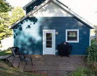 Cozy house with lake view near Marquette - Homestays