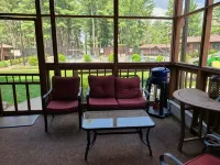 Poolside Villa on Lake Delton - 4성급