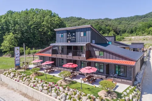 Yanggu Butterfly Pension - parking