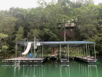 Kozy Kove Lakefront, Private Cove Near Jumping Bridge, Tram, Fits 4+ Families - 2-Star