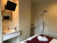 Clayhanger Guest House - parkir