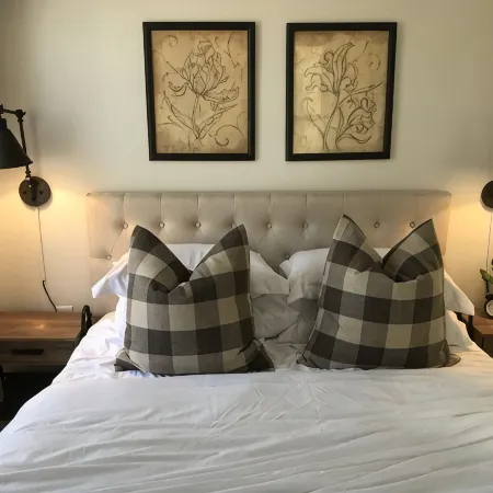Newly Remodeled Spacious Downtown Apt blocks away from Lake Superior
