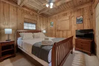 Tall Pines - A cozy cabin in North GA mountains w/hot tub and mountain views! - Vuoristonäköala