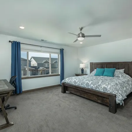 Large Townhome, Fenced Yard, 4 Miles to Downtown & MSU, A/C, Walking Trails