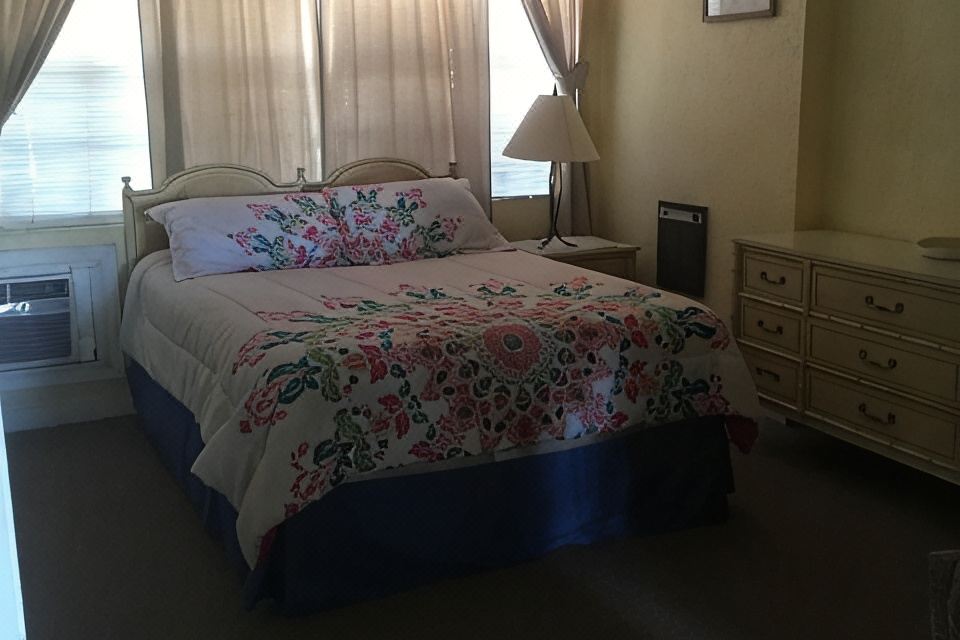 Photo 3 of 6
