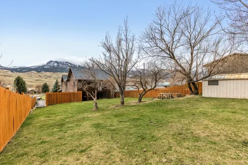 Charming Gardiner Home Steps from Yellowstone - 4-نجوم