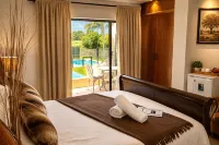 Moonriver Guesthouse - parking