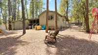 Green Elk Retreat Cabin, Cozy Cabin - large side yard with wildlife - 4-Star