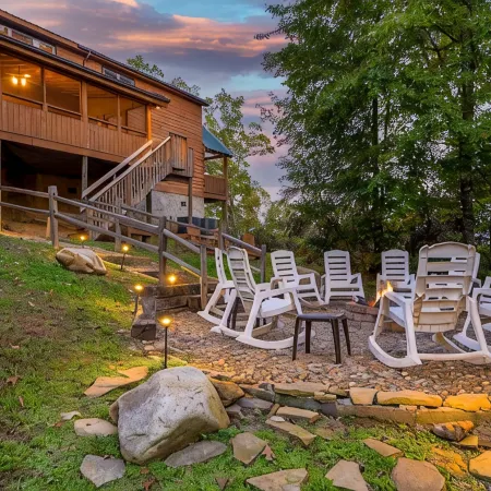 WHEELCHAIR ACCESSIBLE, 4 King Suites, Close to Pigeon Forge, WOW Views!