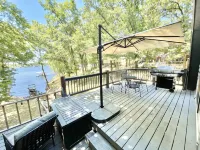 Honey Creek Getaway Waterfront Cottage - Close to town & Boat Ramp! Sleeps 10+ - 3 étoiles