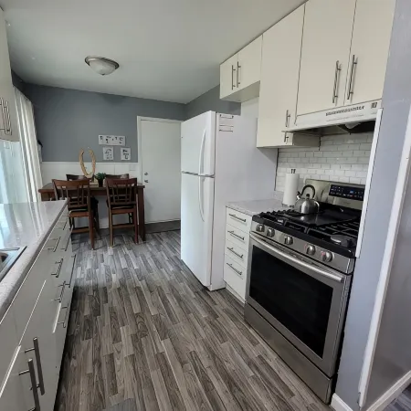 Comfortable 4 Bedroom / 1.5 Bathroom Home