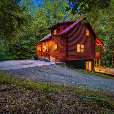 Log Cabin, Utk/Neyland, Smokies, 16Acres, FP, HotTub, GameRoom, Fishing, Pets