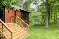 Hudson Valley stunning lake side modern barn in an Enchanted Forest - Boutique