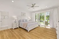 Brand New 6Br/6BA Luxury, 20Min to Clemson. Wooded Flat Lot/Firepit/Pool Table! - 4-Star