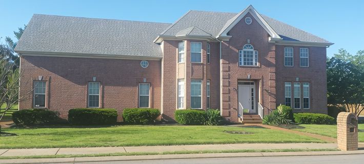 David's Fun House - Sleeps 24. Pool Table, Ping Pong, Piano.5 Bedrooms, 3 Baths Hotels in Murfreesboro