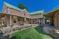 Rustic Manor Guest House - Private Pools