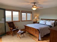 THE BLISS-Lake & Mountain View’s, 5 bedrooms 3 1/2 bathrooms in Lake Harmony. - Mountain view