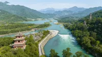 DO A LAND S Hotel (Dujiangyan Scenic Area South Bridge Branch) - Romantic