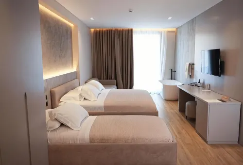 La Onda Hotel Durres - 4 ดาว