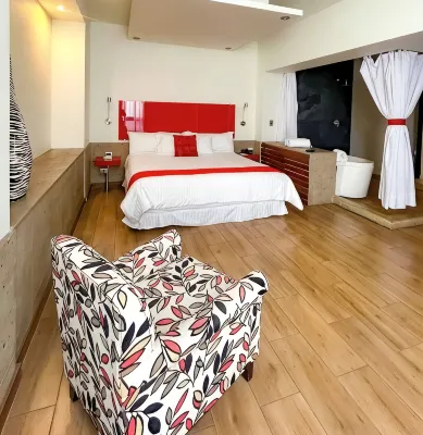 Zújmú Business Boutique Hotel - Hot Tub