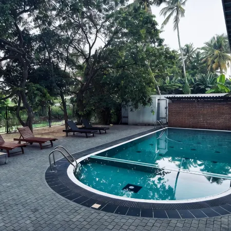 LeisureO Hotel and Spa Negombo