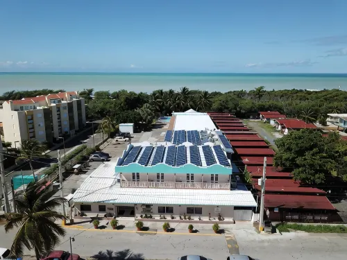Combate Beach Resort - Pools
